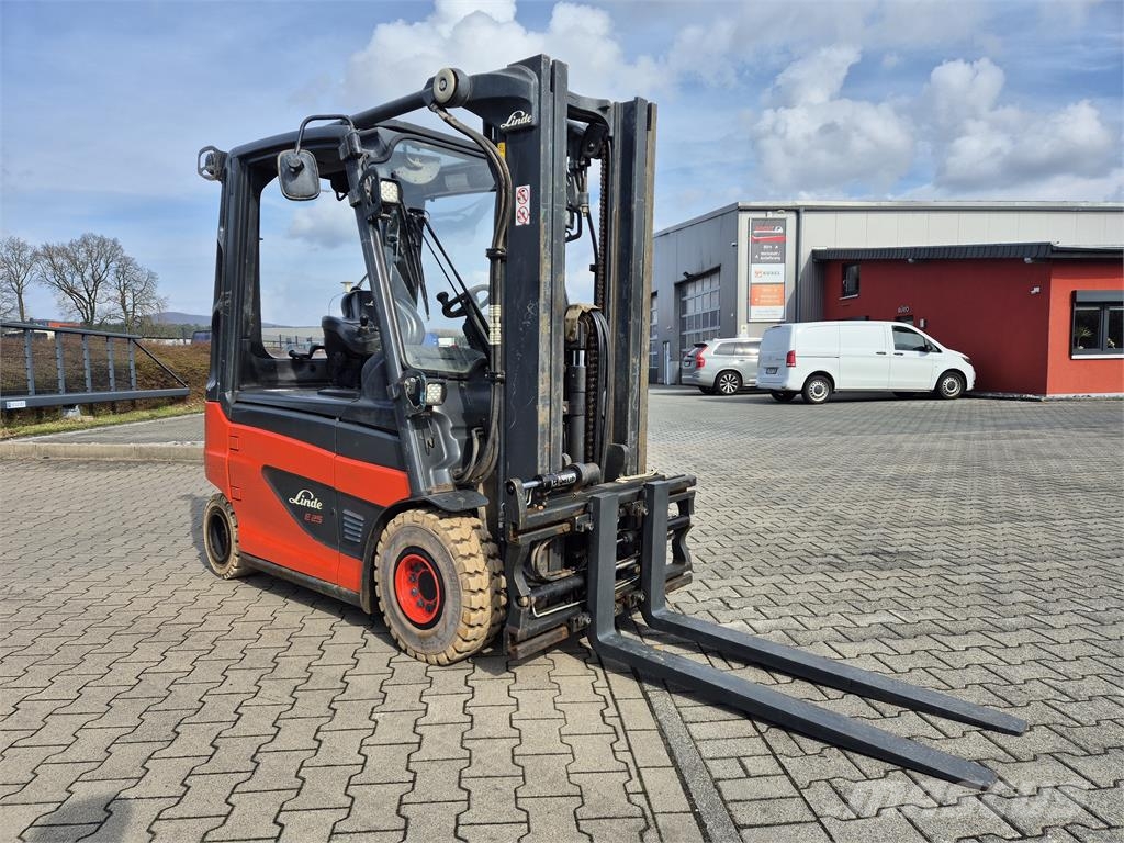 Linde E25 شاحنات ذات رافعات شوكية تعمل بالكهرباء