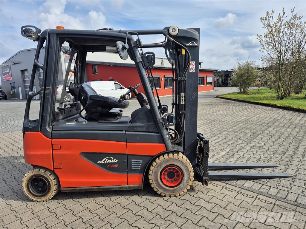 Linde E25 شاحنات ذات رافعات شوكية تعمل بالكهرباء