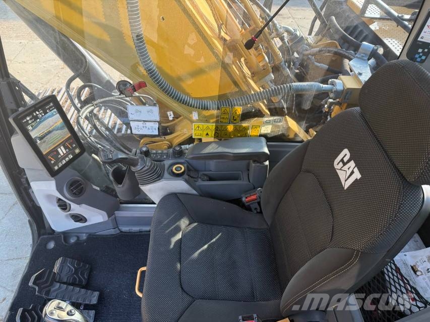 CAT 330 Roomikekskavaatorid