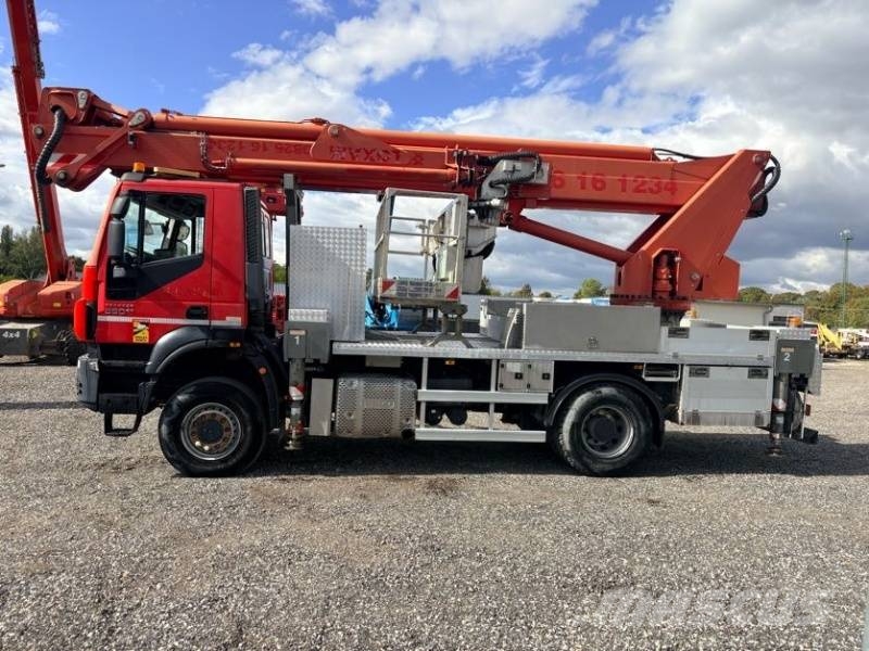 Iveco Trakker 4X4 Multitel MJ375- 37,5m, 500 kg Teherautóra szerelt emelők és állványok