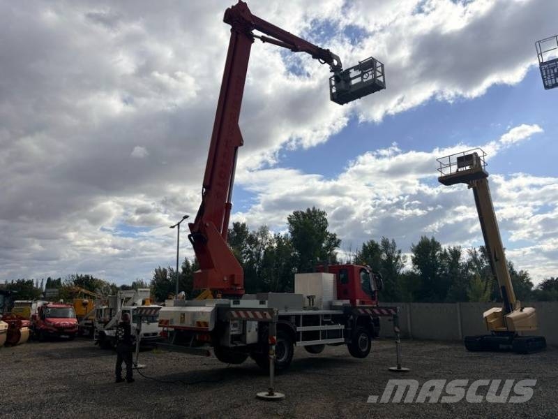 Iveco Trakker 4X4 Multitel MJ375- 37,5m, 500 kg Teherautóra szerelt emelők és állványok