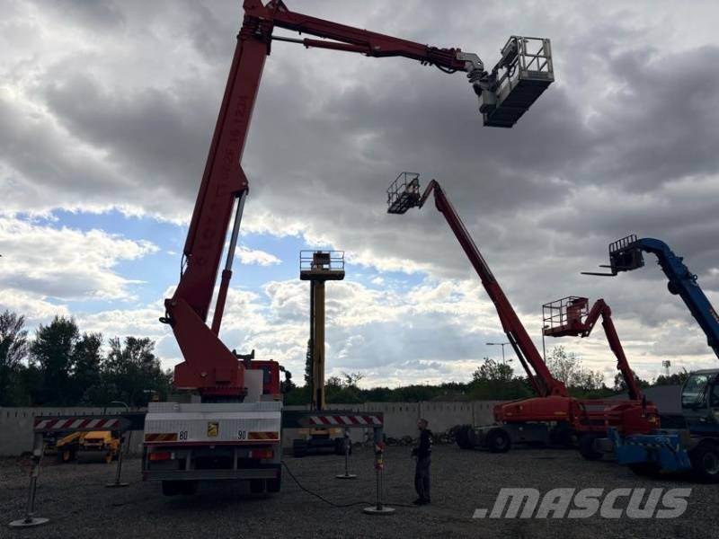 Iveco Trakker 4X4 Multitel MJ375- 37,5m, 500 kg Teherautóra szerelt emelők és állványok