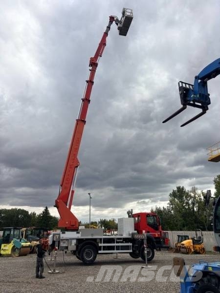 Iveco Trakker 4X4 Multitel MJ375- 37,5m, 500 kg Teherautóra szerelt emelők és állványok