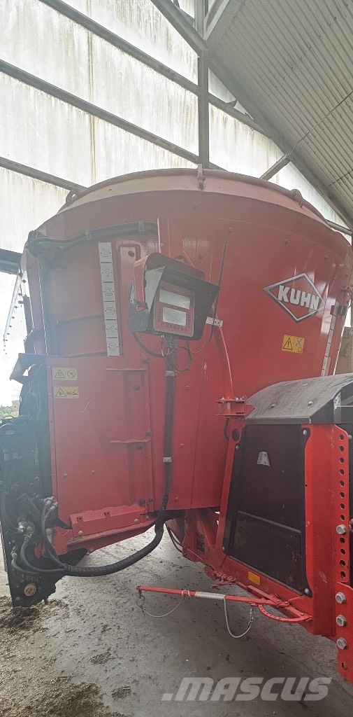 Kuhn Profile 24,2 DL 混合餵料機