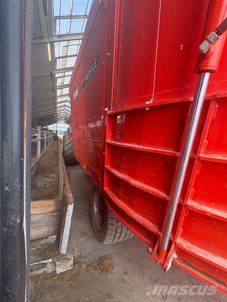 Kuhn Profile 24,2 DL 混合餵料機