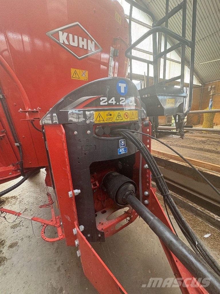 Kuhn Profile 24,2 DL 混合餵料機