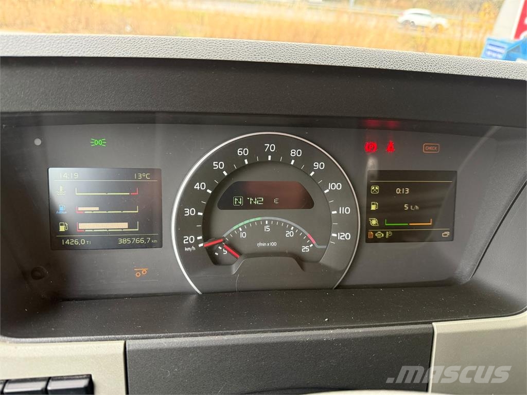 Volvo FM500 6x2*4 起重车