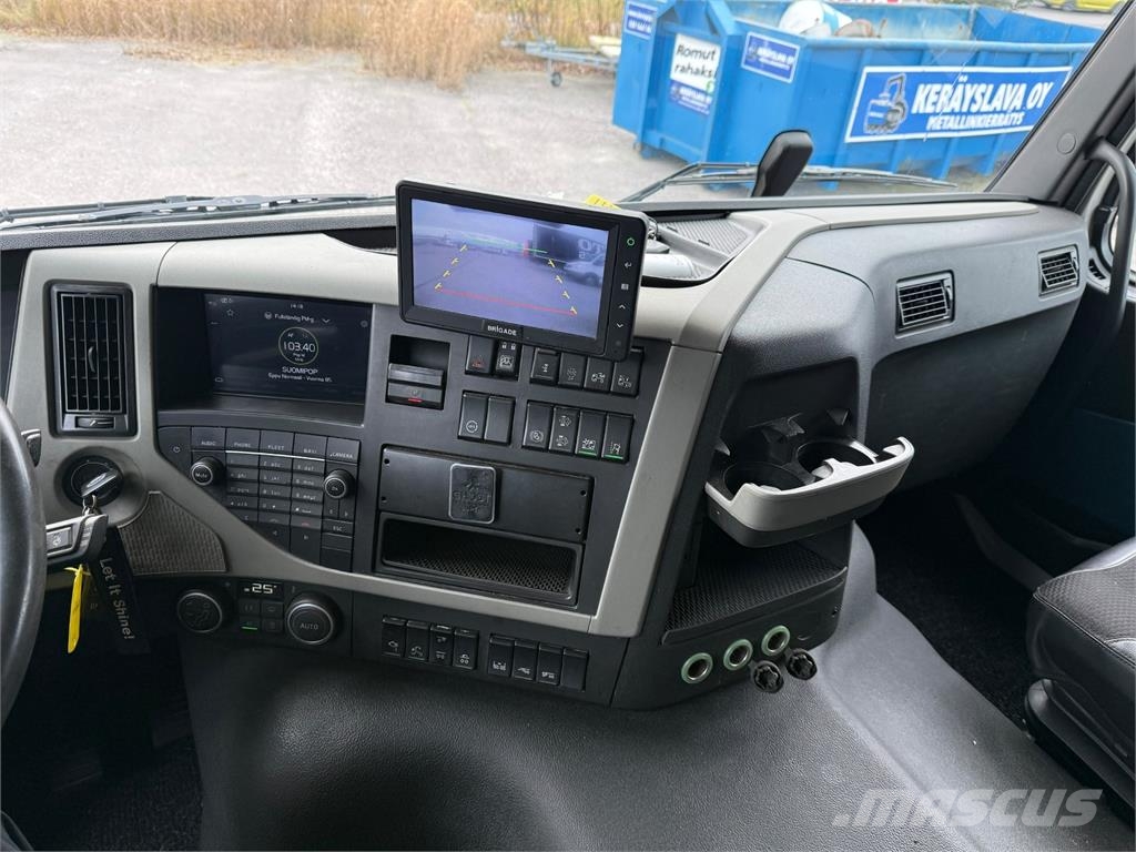 Volvo FM500 6x2*4 起重车