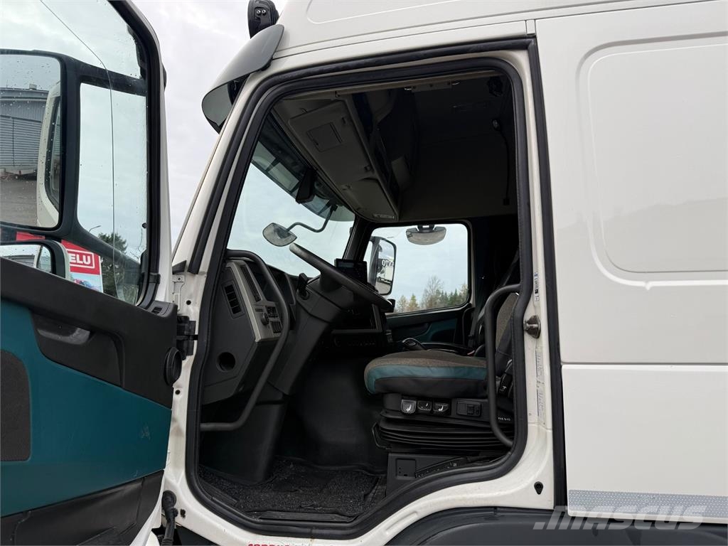 Volvo FM500 6x2*4 起重车
