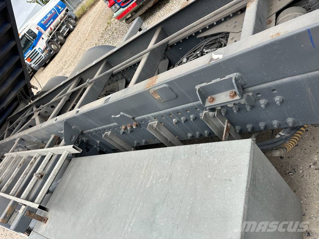 DAF XF 530 6x2 //Volume tipper 45m3 // Trailer 59m3 Camiones bañeras basculantes o volquetes