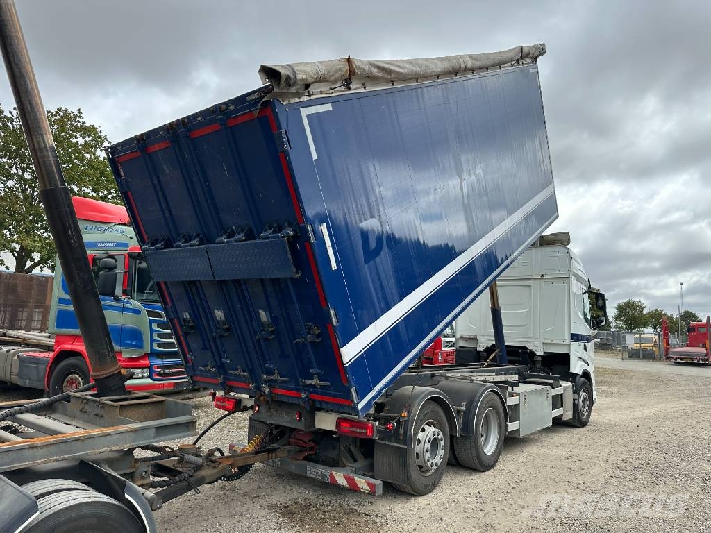 DAF XF 530 6x2 //Volume tipper 45m3 // Trailer 59m3 Camiones bañeras basculantes o volquetes