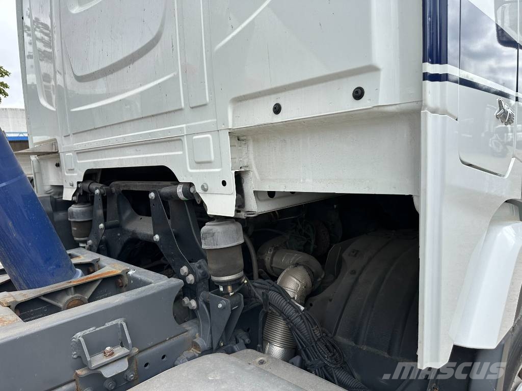 DAF XF 530 6x2 //Volume tipper 45m3 // Trailer 59m3 Camiones bañeras basculantes o volquetes