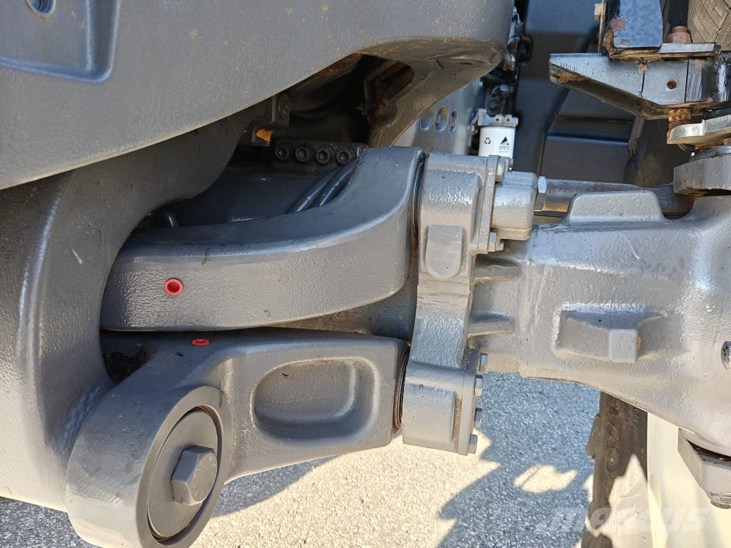Valtra S 353 Traktori