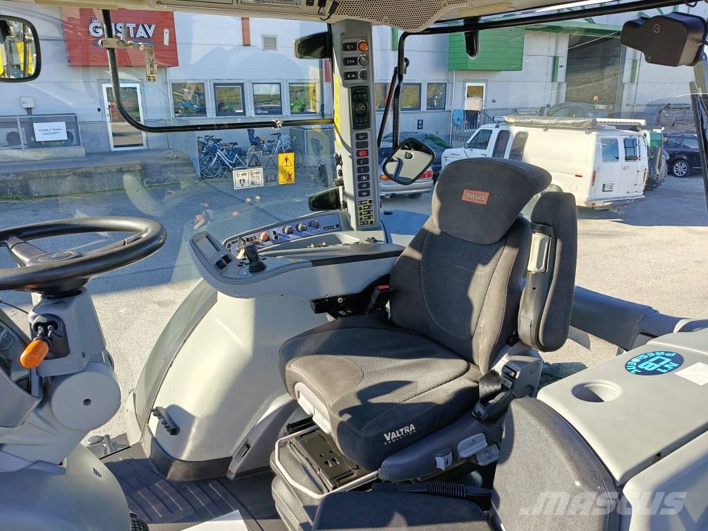Valtra S 353 Traktori