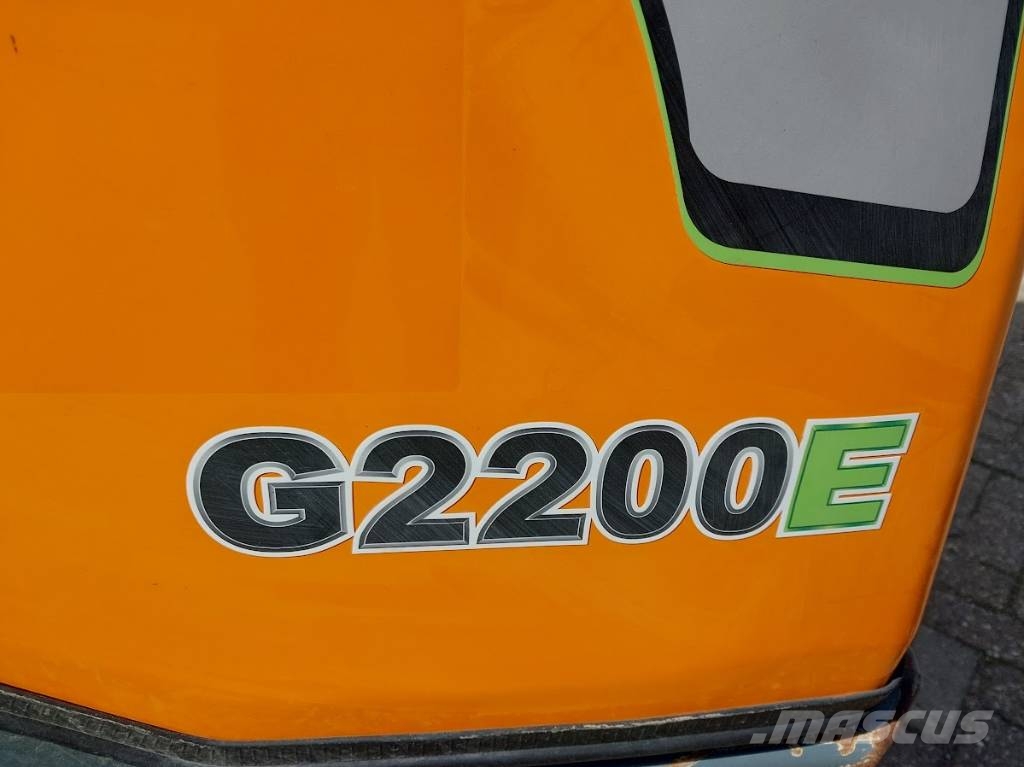 GiANT G 2200 E X-tra Kolesni nakladalci