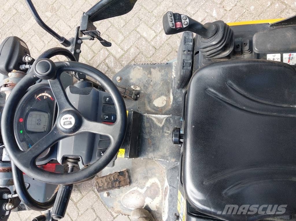 GiANT G 2200 E X-tra Kolesni nakladalci