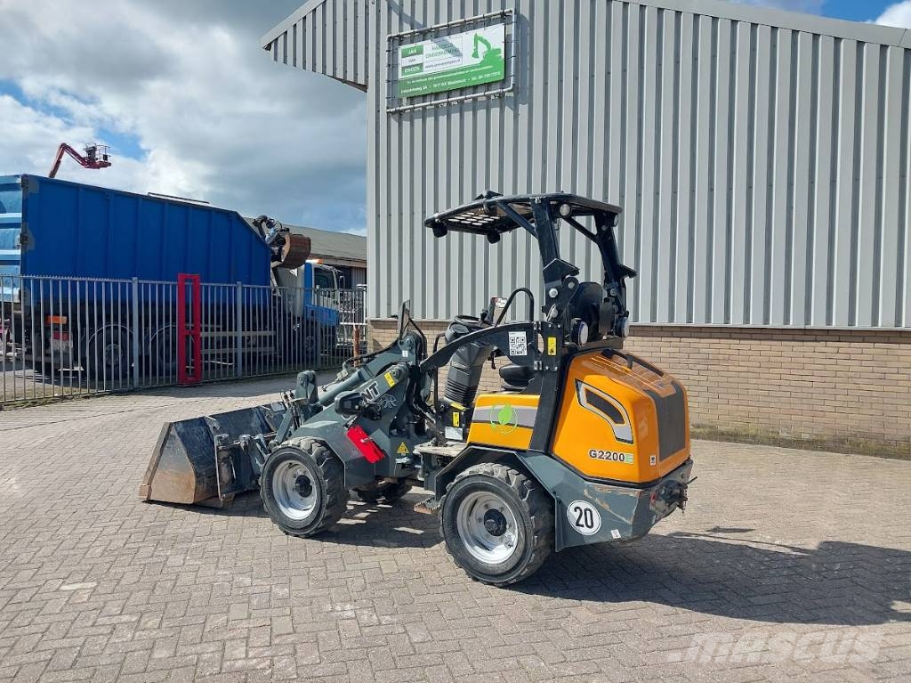 GiANT G 2200 E X-tra Kolesni nakladalci