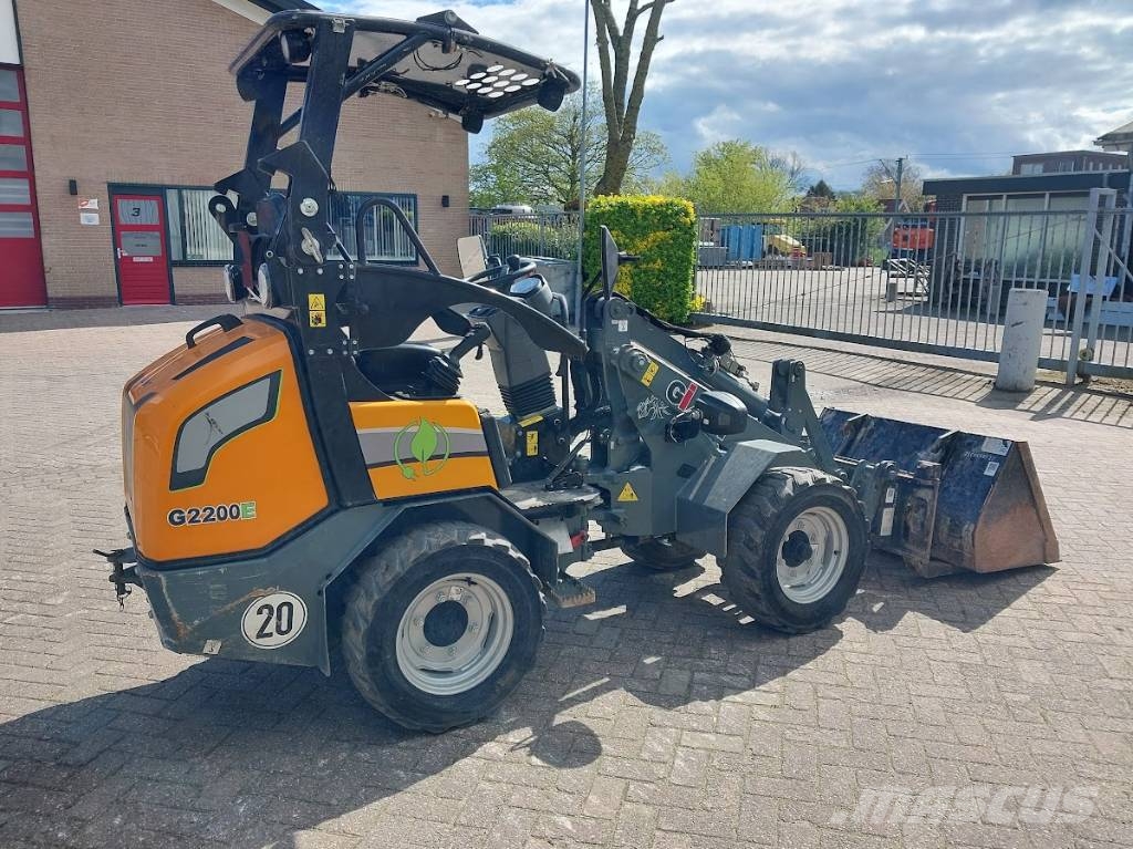 GiANT G 2200 E X-tra Kolesni nakladalci