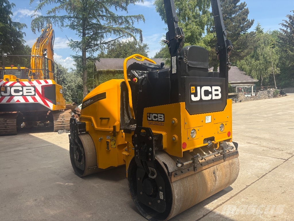 JCB CT 260-120 مداحل ثنائية الاسطوانة