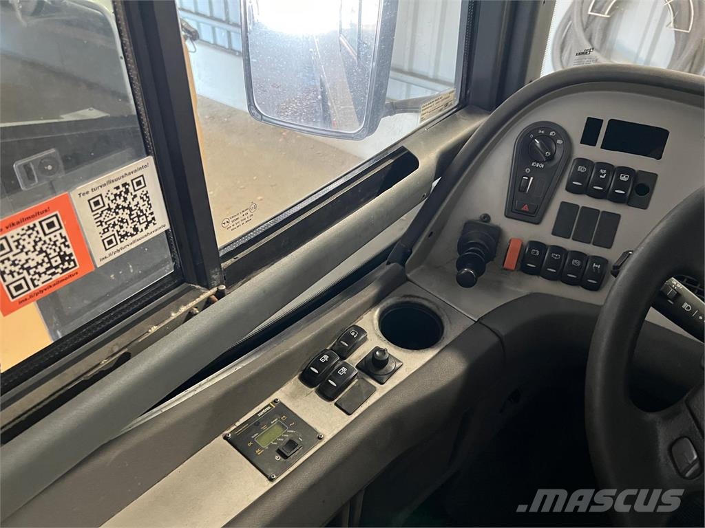 Volvo 9700 المركبة