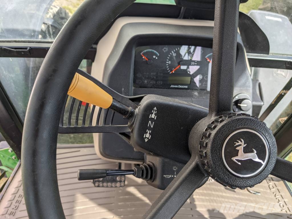 John Deere 5100M الجرارات