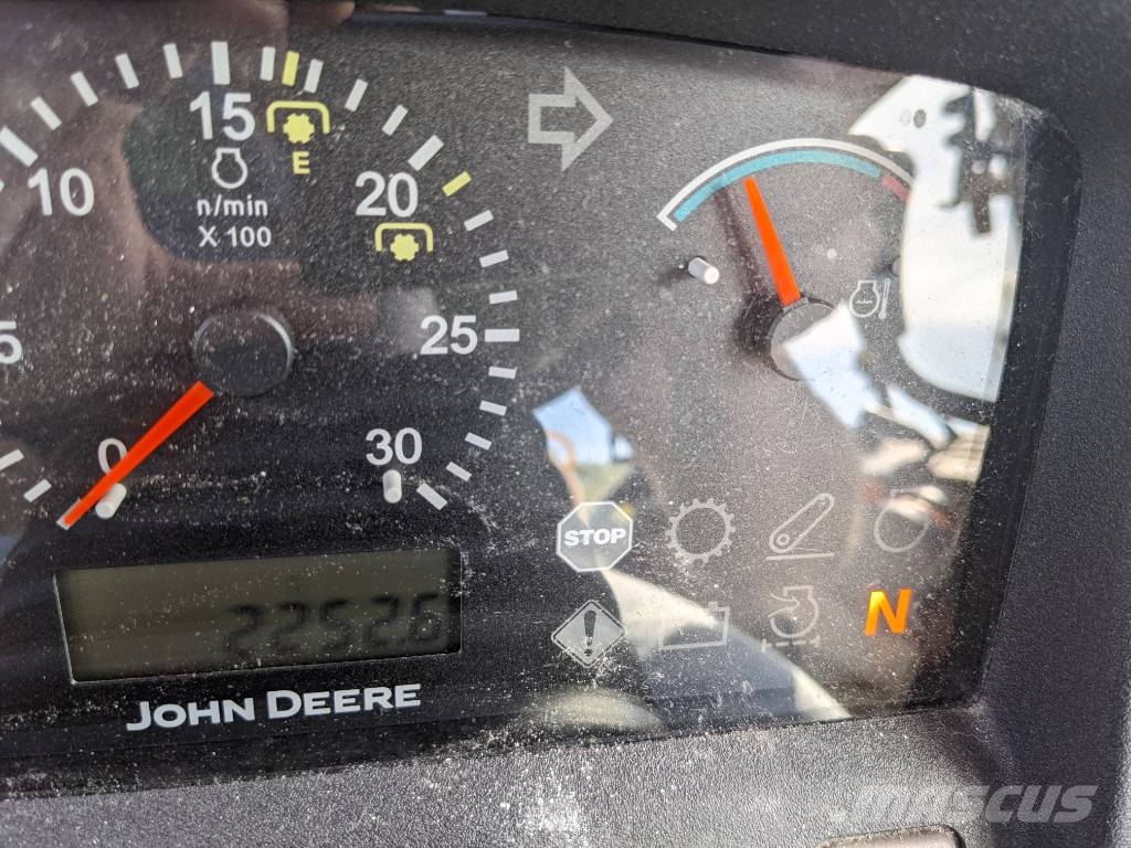 John Deere 5100M الجرارات