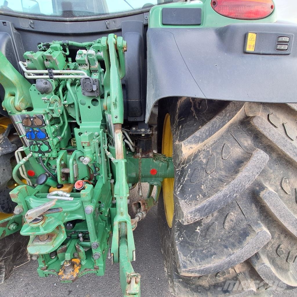 John Deere 6145R トラクター