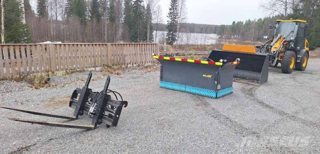 JCB 409 + työlaitteet Radlader
