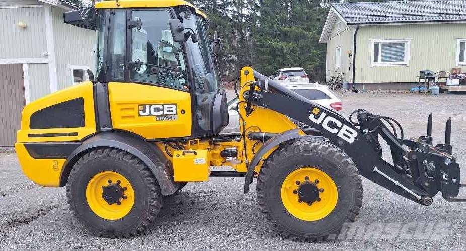 JCB 409 + työlaitteet Radlader