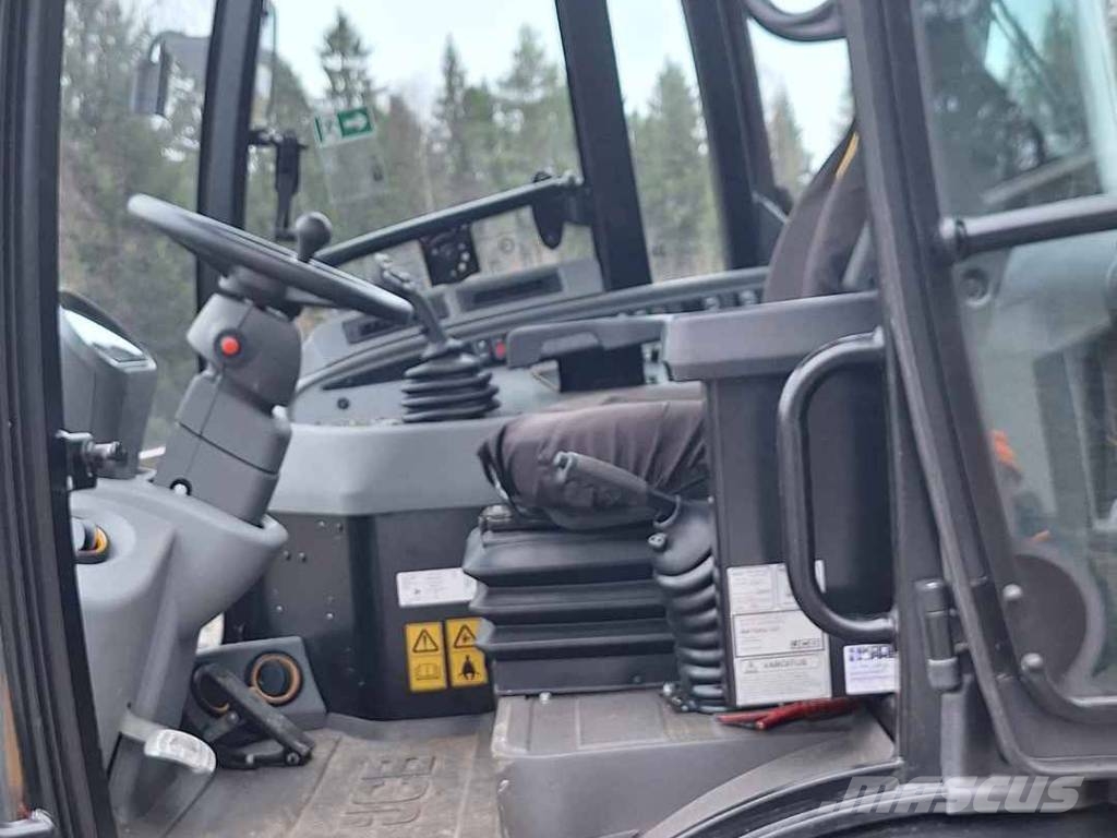JCB 409 + työlaitteet Radlader