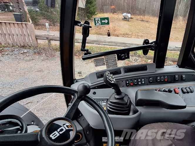 JCB 409 + työlaitteet Radlader
