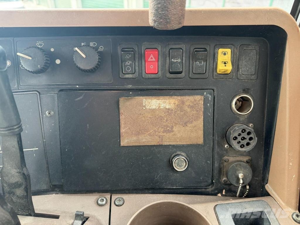John Deere 7720 PQ - No TLS - Good Condition Tractoare