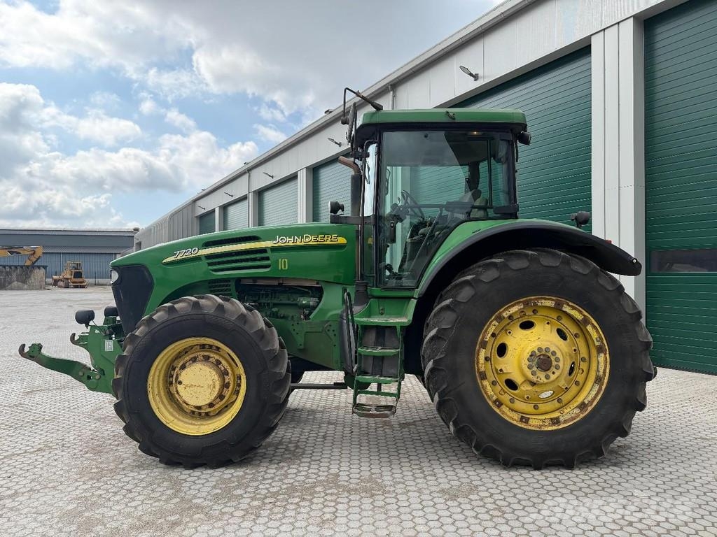 John Deere 7720 PQ - No TLS - Good Condition Tractoare
