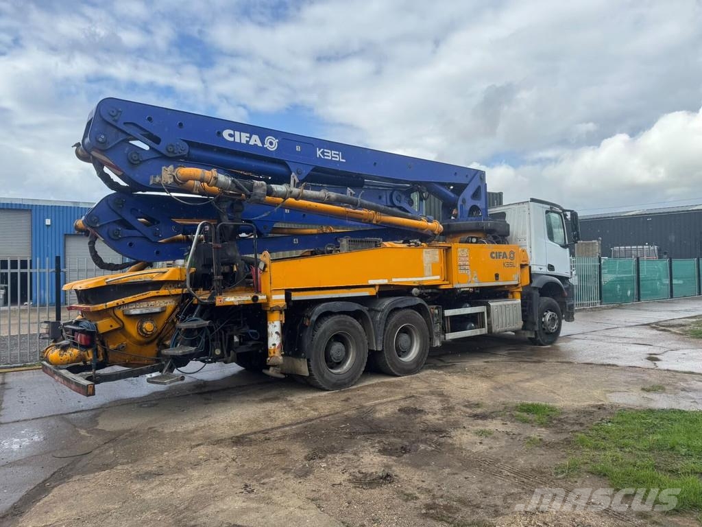 Cifa K-series K35L on Mercedes Actros Pompe à béton