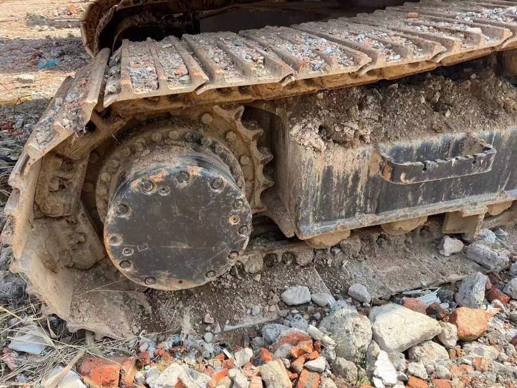 Hitachi Zaxis 240 حفارات زحافة