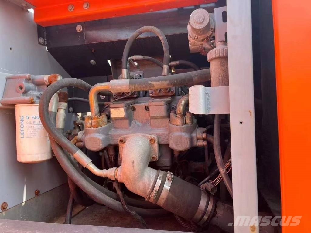 Hitachi Zaxis 240 حفارات زحافة