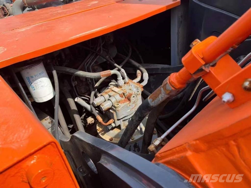Hitachi Zaxis 240 حفارات زحافة