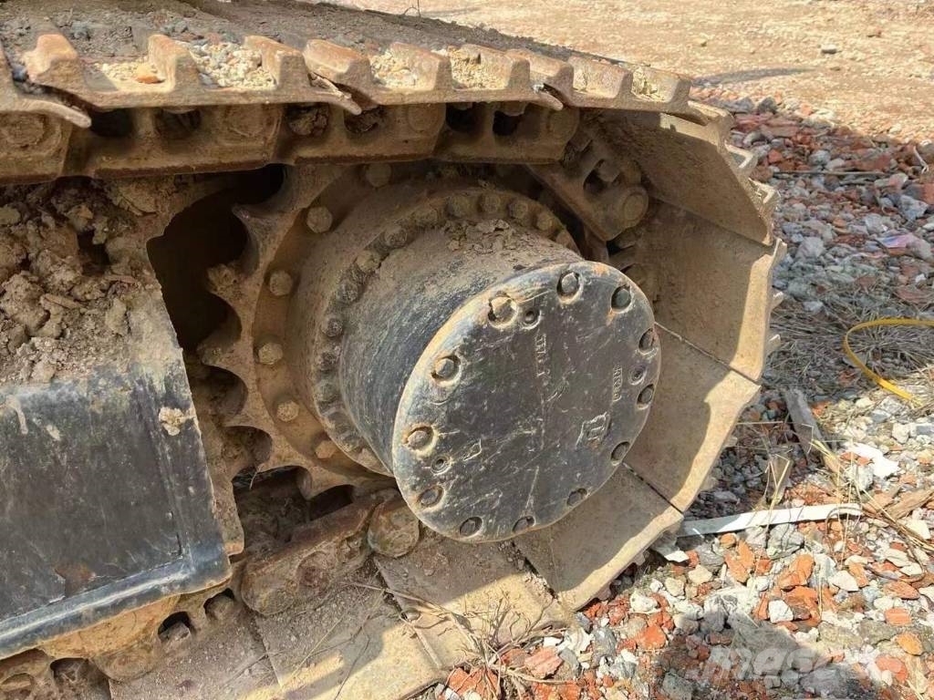 Hitachi Zaxis 240 حفارات زحافة