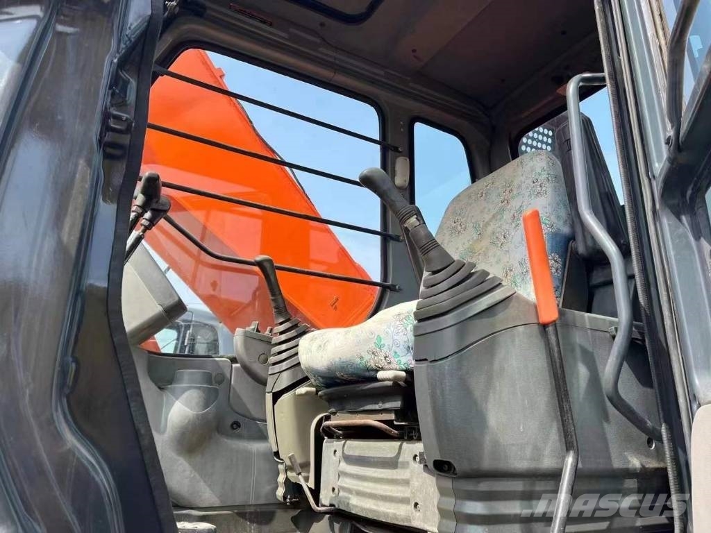 Hitachi Zaxis 240 حفارات زحافة