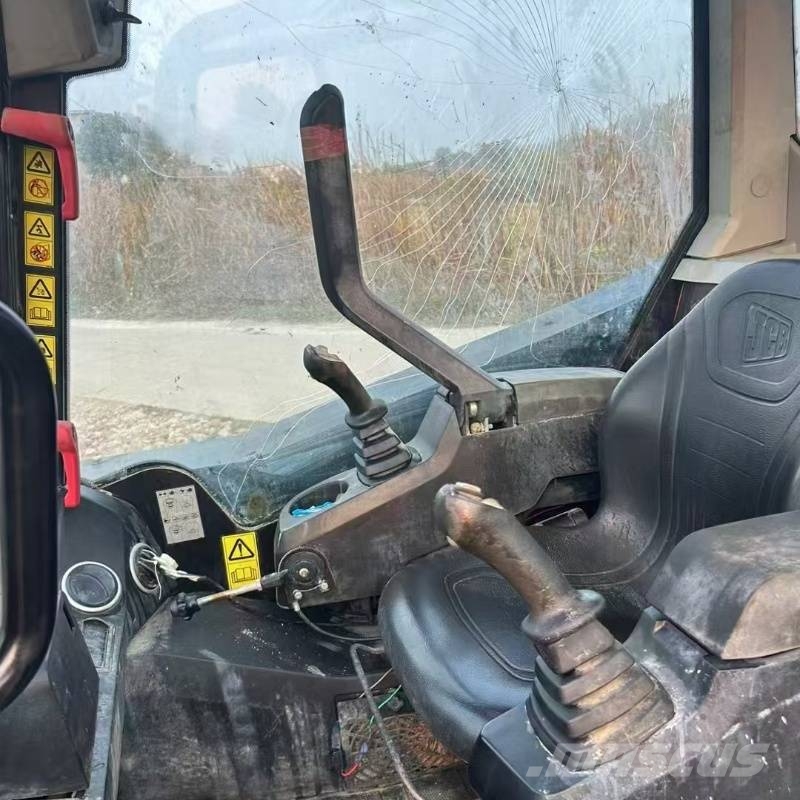 JCB 155 Kompaktlaadurid