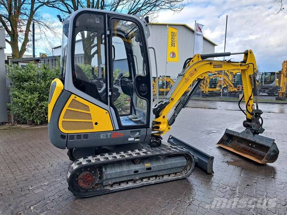 Wacker Neuson ET 24 حفارات زحافة