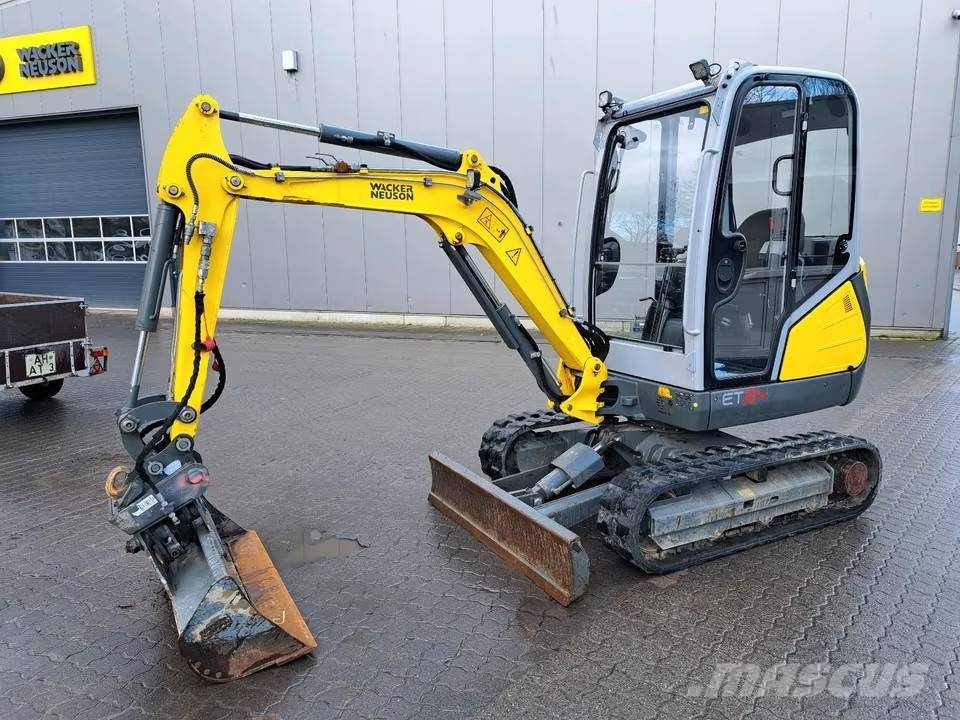 Wacker Neuson ET 24 حفارات زحافة