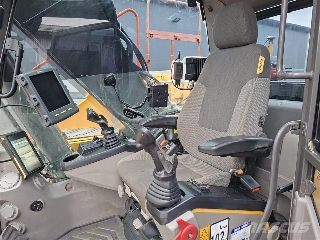 Volvo EC220EL -HYVÄT VARUSTEET- Pásová rýpadla