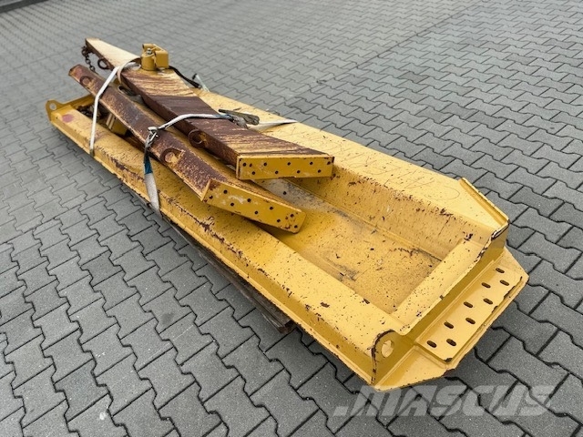 CAT 745 TAIL GATE Wozidła przegubowe