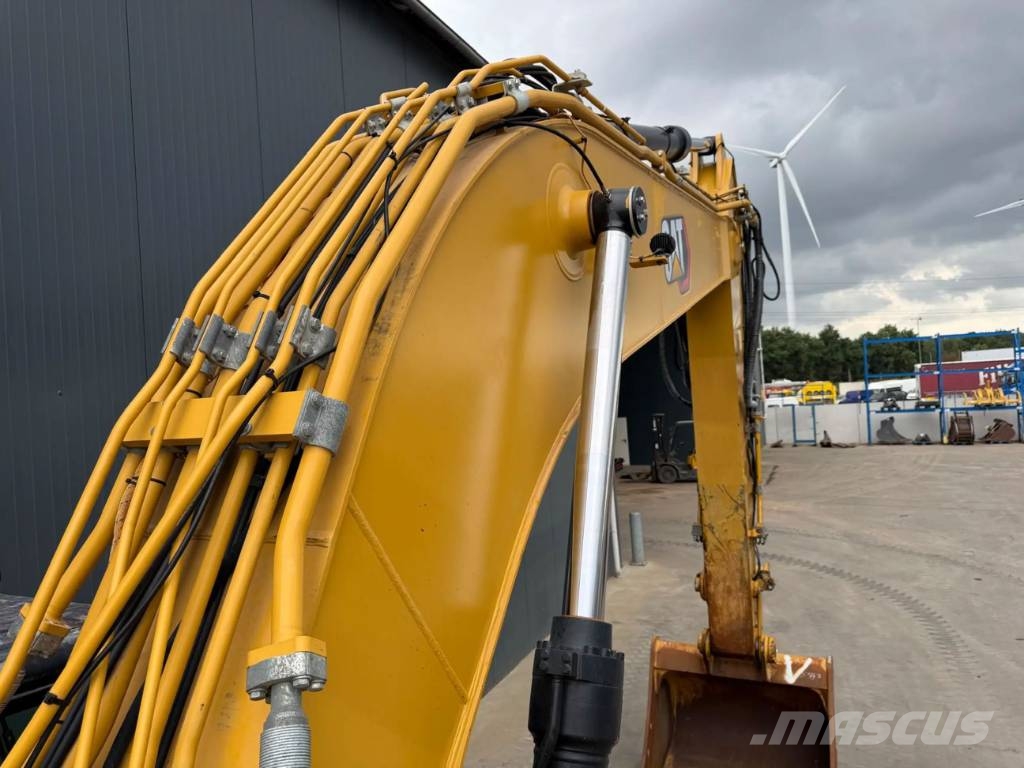 CAT 330 07A Excavatoare cu roti