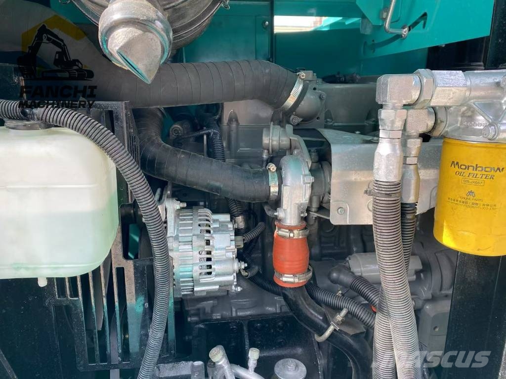 Kobelco SK 75 حفارات زحافة
