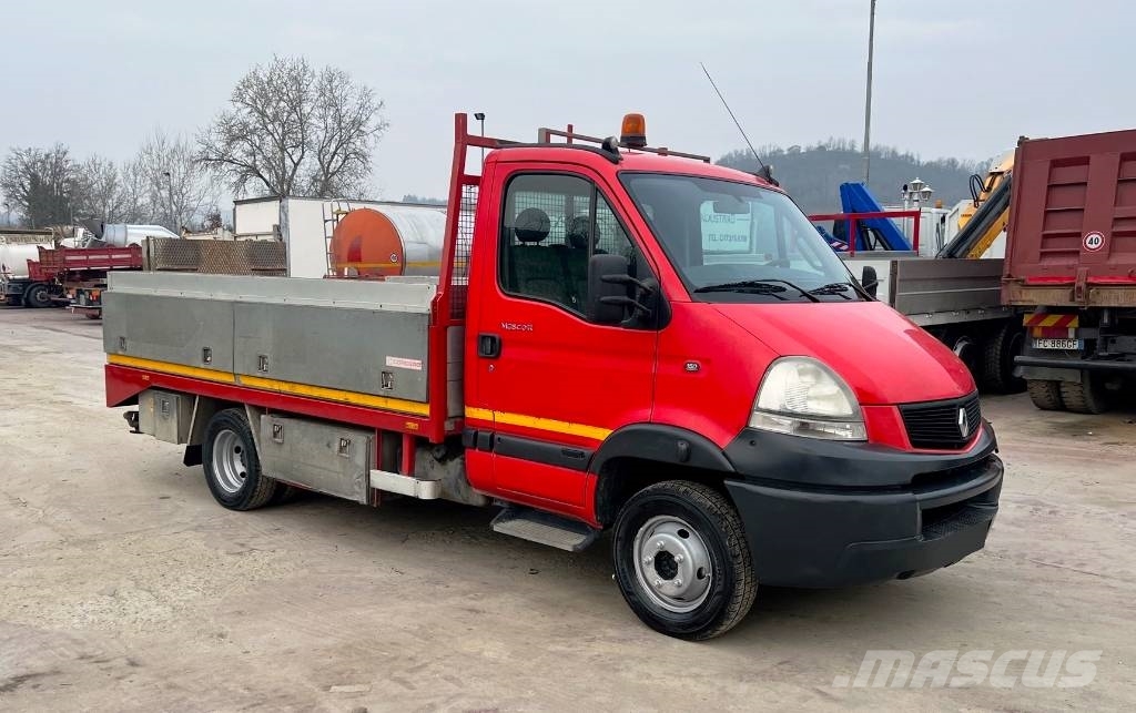 Renault Mascott 150.65 Camiones caja cerrada