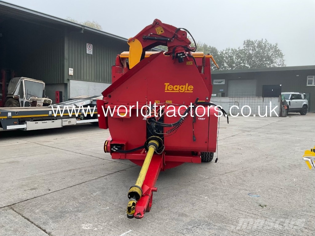 TEAGLE TOMAHAWK 8500SC Balenhakselaars, -snijders en -afwikkelaars