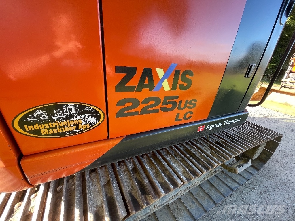 Hitachi ZX 225 US / ZX225Us gravemaskine Kāpurķēžu ekskavatori