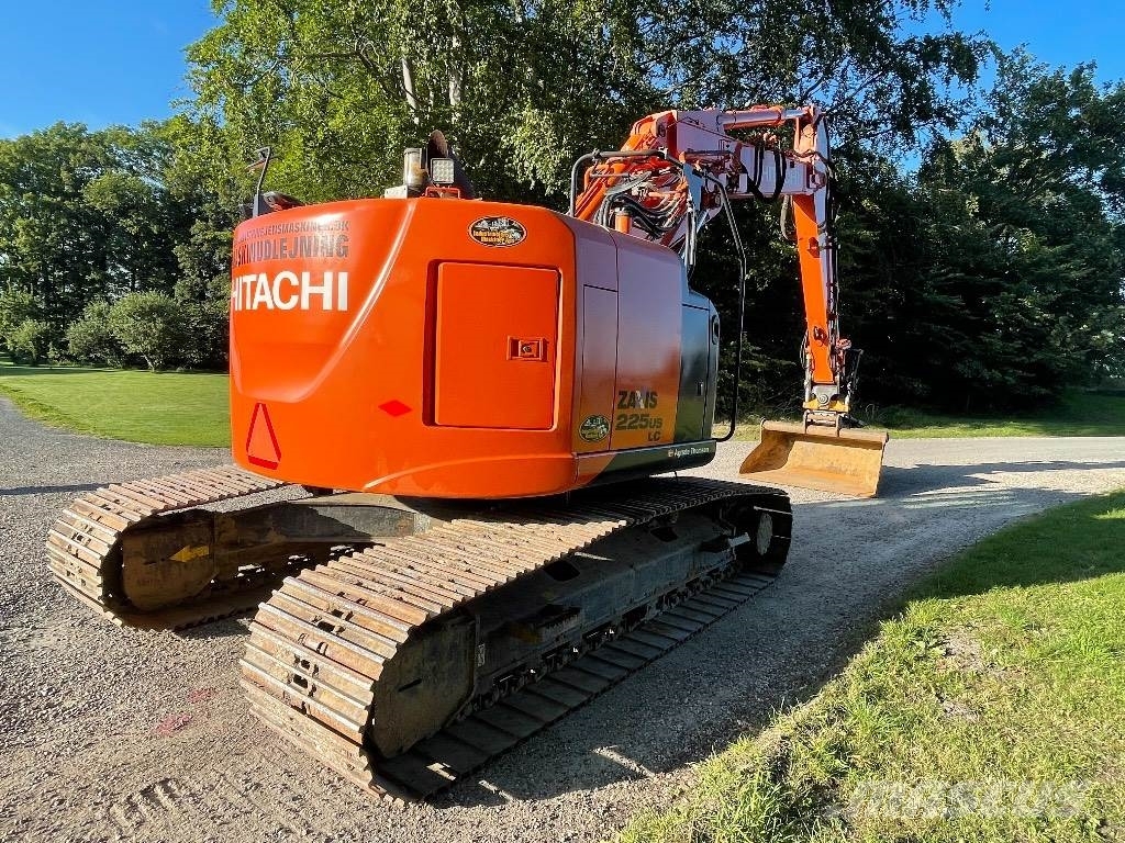 Hitachi ZX 225 US / ZX225Us gravemaskine Kāpurķēžu ekskavatori